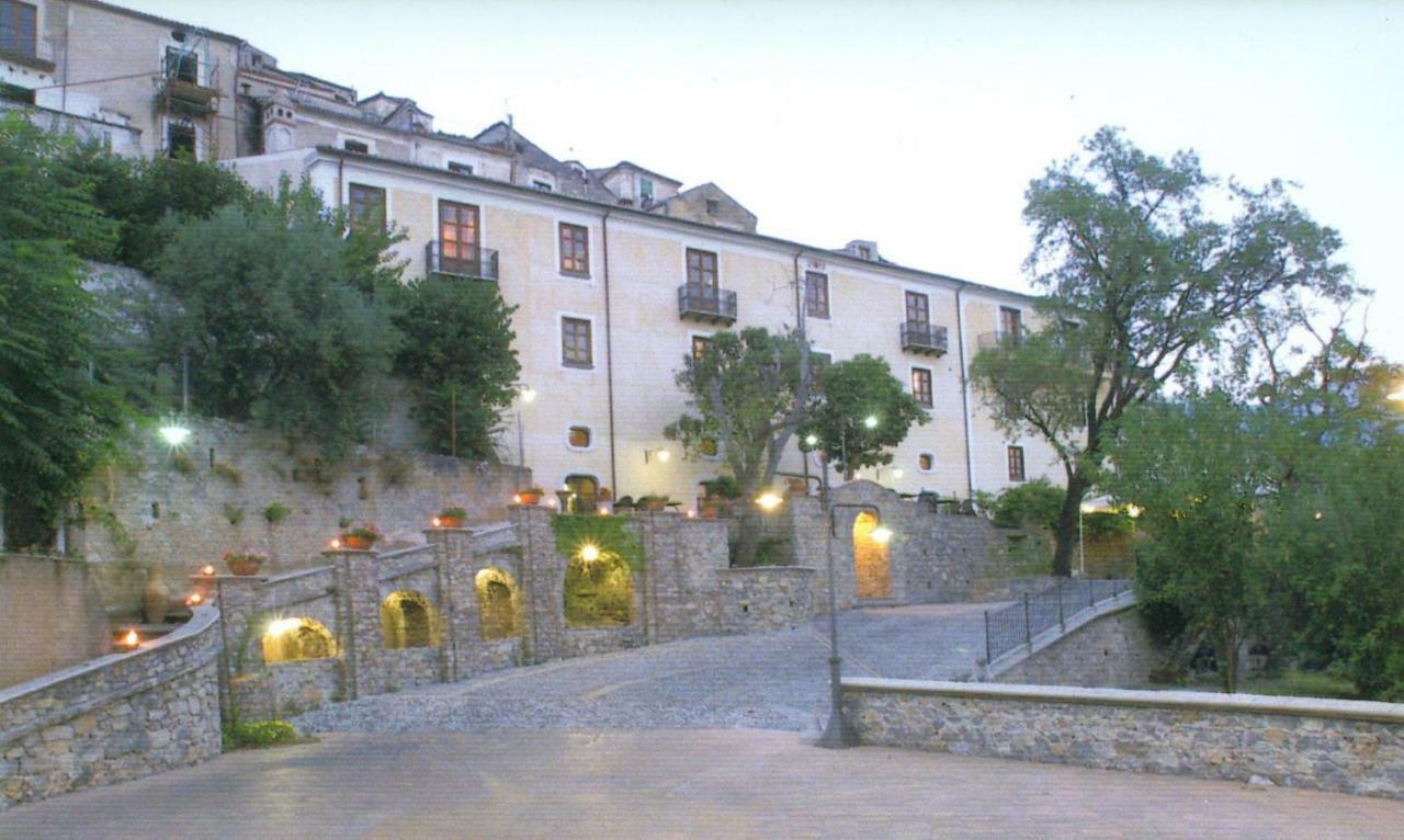 Villa San Domenico โมราโนคาลาโบร ภายนอก รูปภาพ